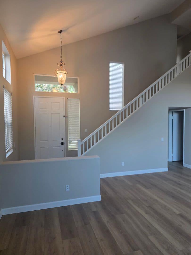 Temecula House: 32442 Galatina Street
