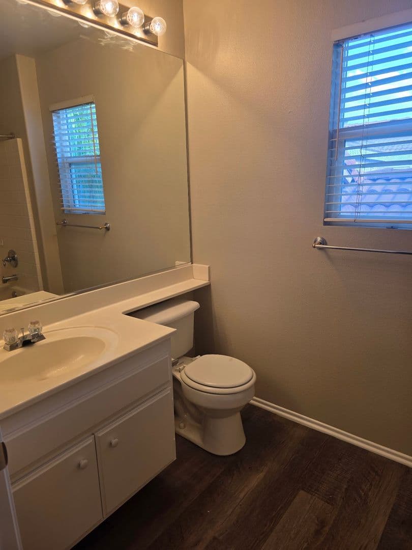 Temecula House: 32442 Galatina Street
