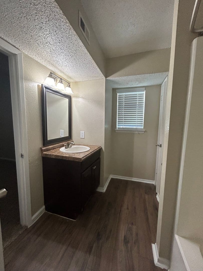 Beaumont Apartment: 3925 Crow Road