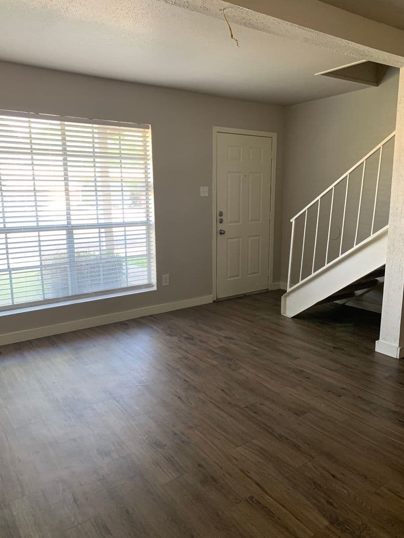 Beaumont Apartment: 4045 Treadway