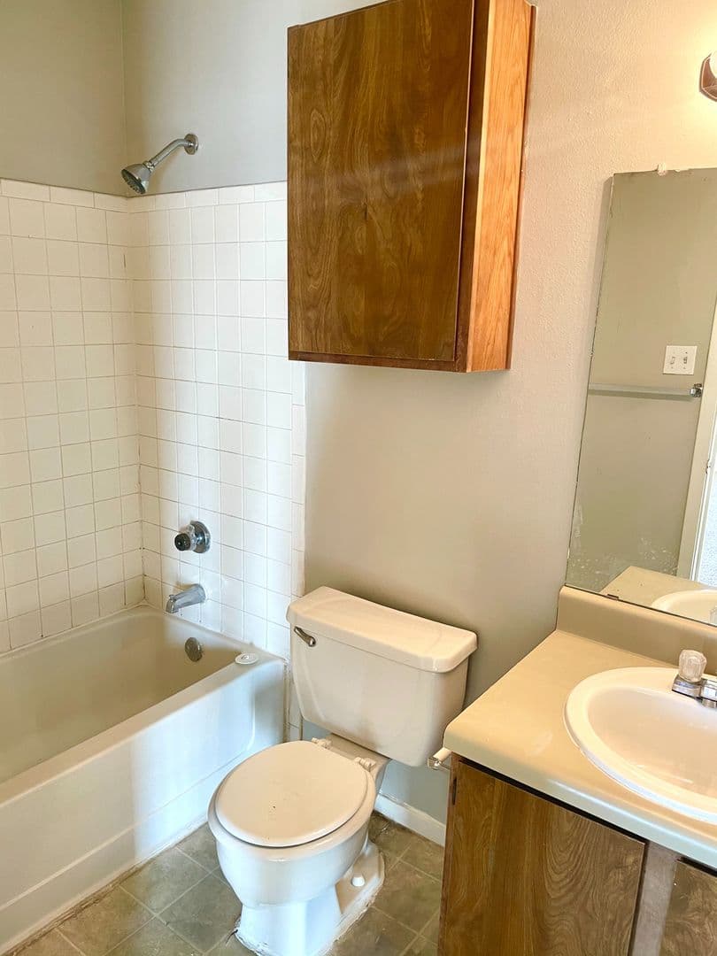 Slaton Apartment: 1355 Woodrow Road