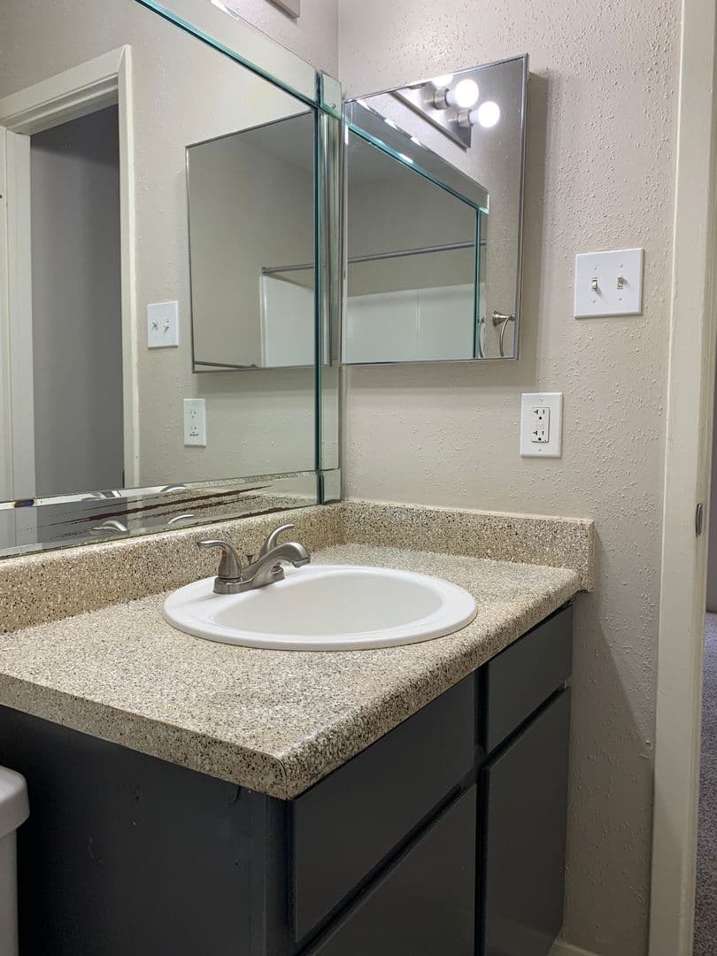 Beaumont Apartment: 4045 Treadway