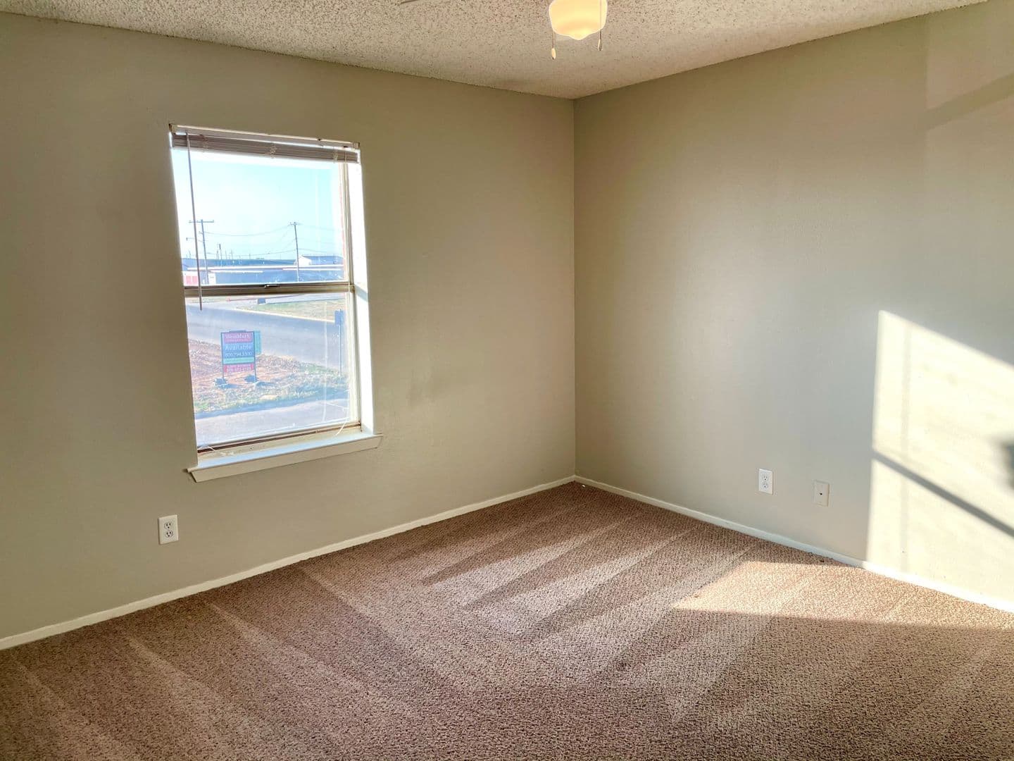 Slaton Apartment: 1355 Woodrow Road