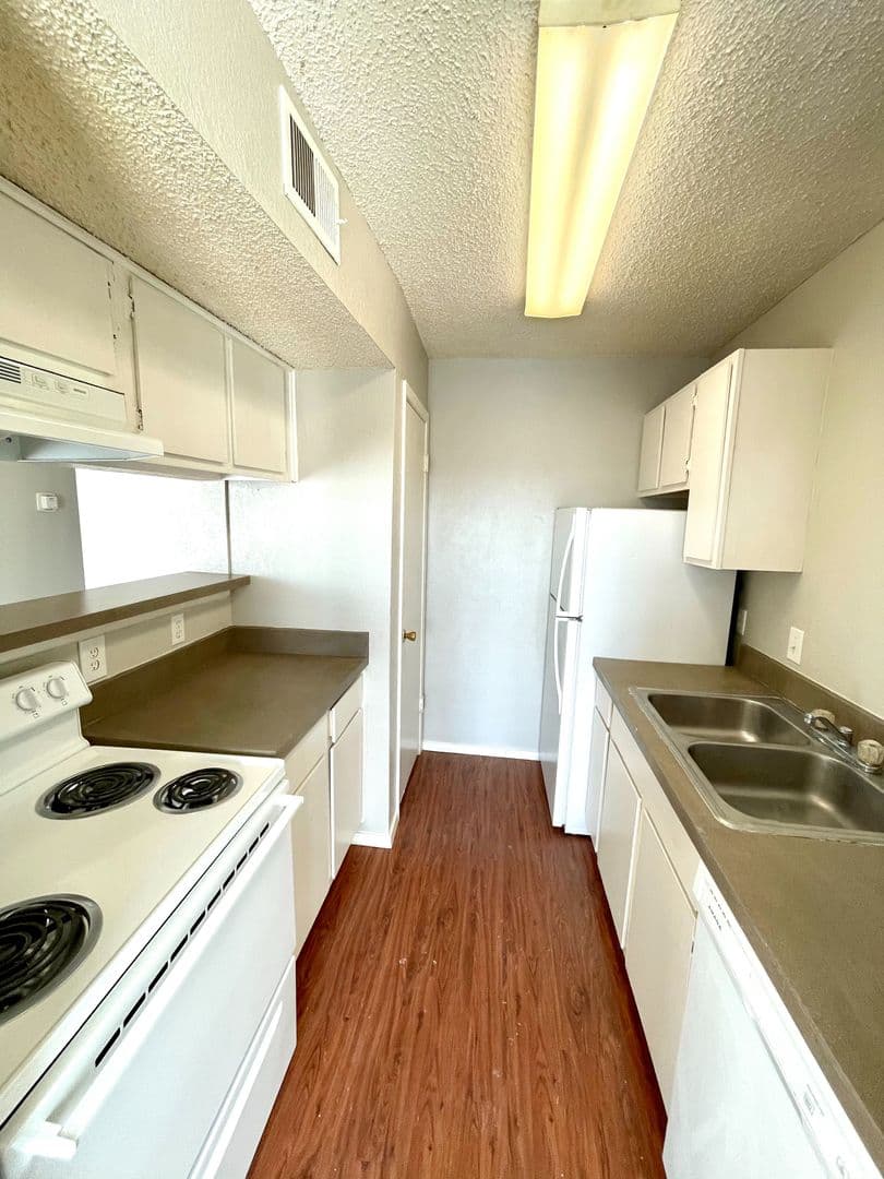 Slaton Apartment: 1355 Woodrow Road