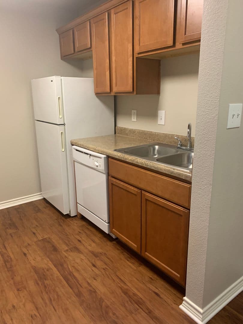 Beaumont Apartment: 4045 Treadway