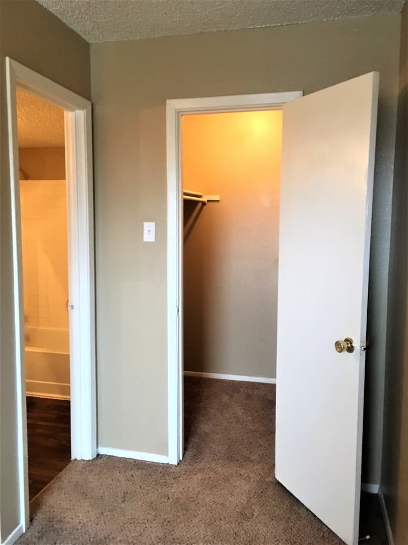 Slaton Apartment: 1355 Woodrow Road