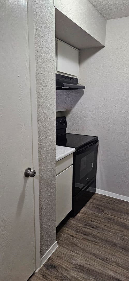 Beaumont Apartment: 4045 Treadway