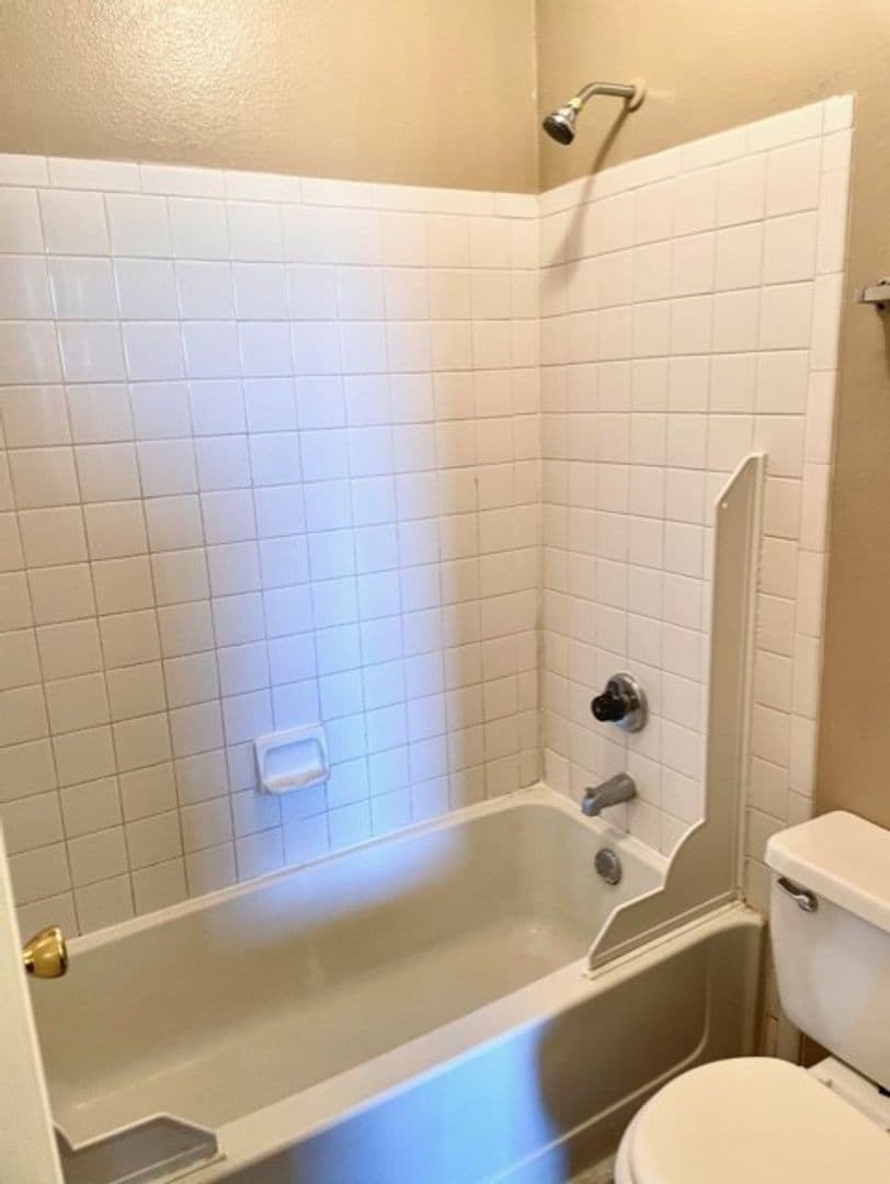 Slaton Apartment: 1355 Woodrow Road