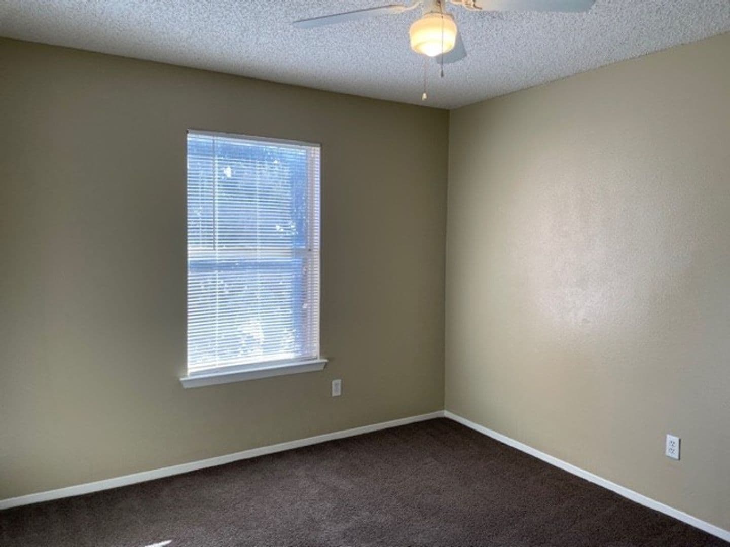 Slaton Apartment: 1355 Woodrow Road