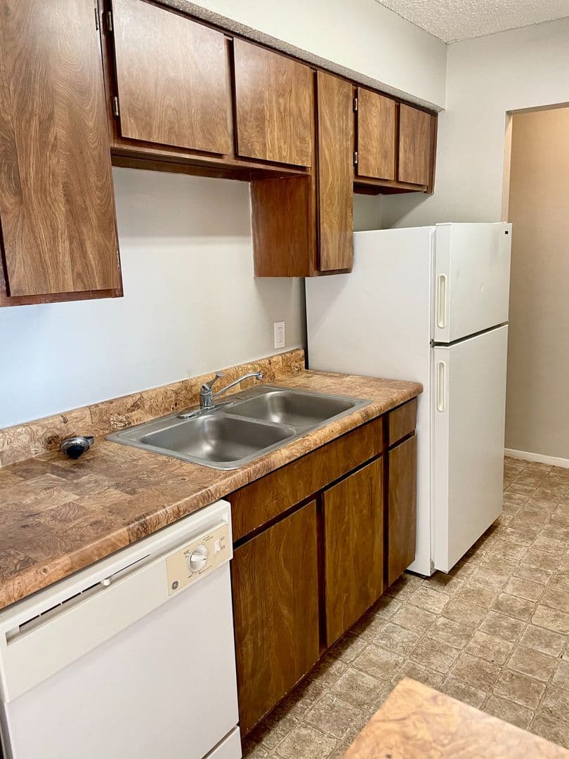 Slaton Apartment: 1355 Woodrow Road