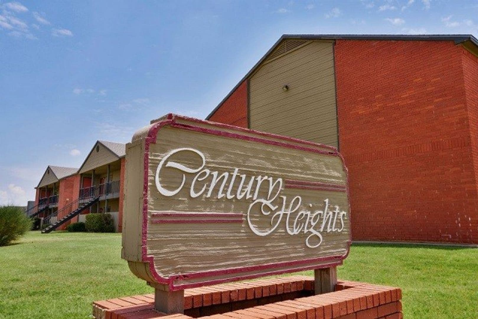 Slaton Apartment: 1355 Woodrow Road