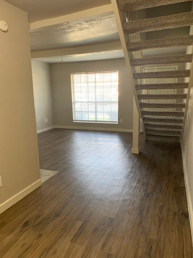 Beaumont Apartment: 4045 Treadway