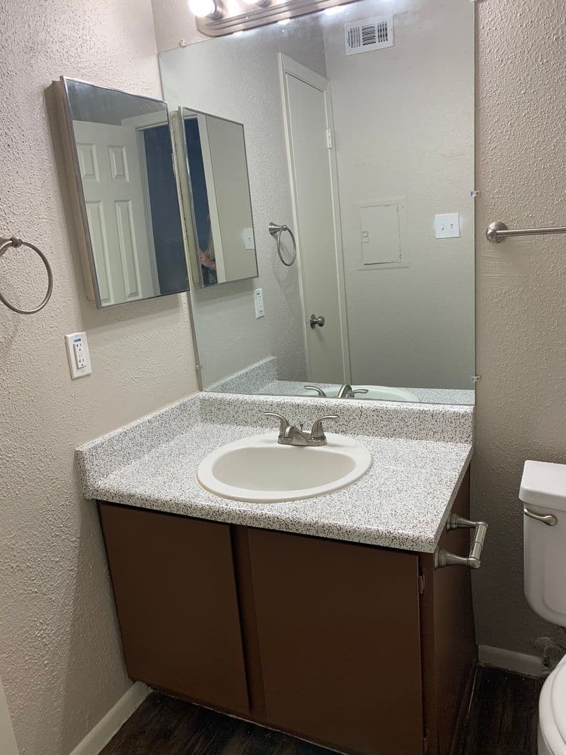 Beaumont Apartment: 4045 Treadway