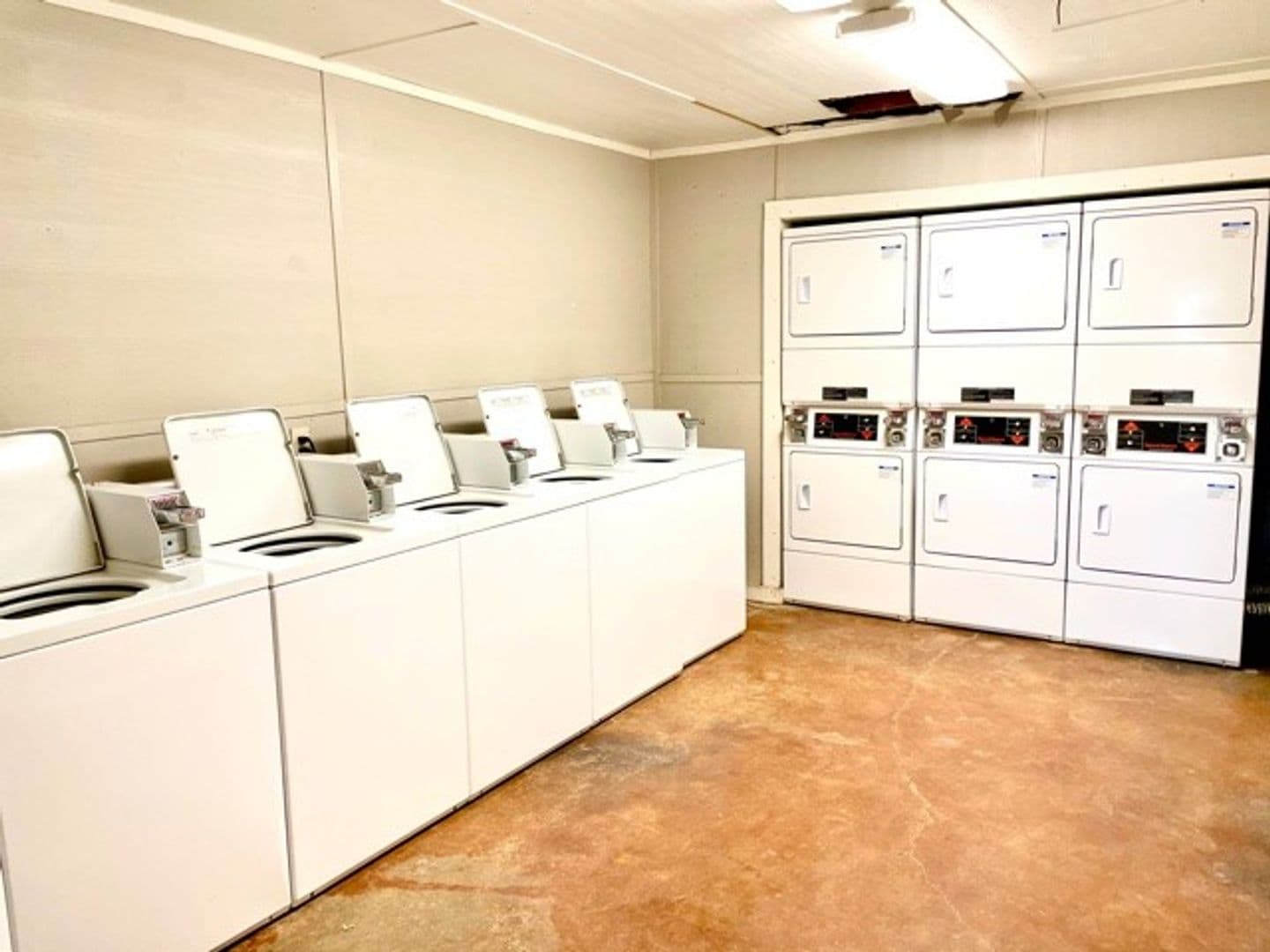 Slaton Apartment: 1355 Woodrow Road