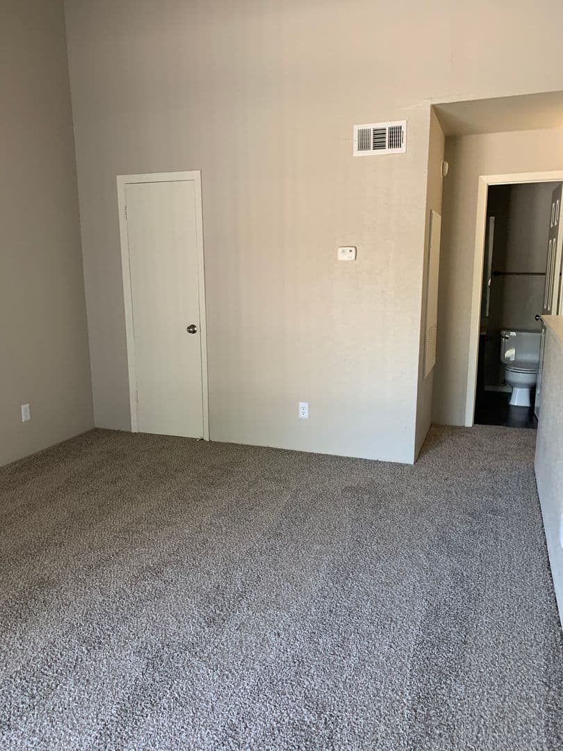 Beaumont Apartment: 4045 Treadway