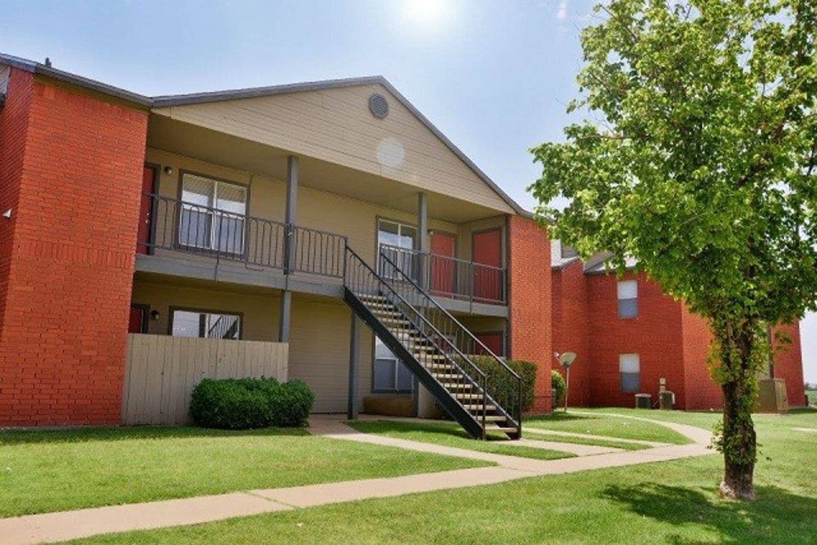 Slaton Apartment: 1355 Woodrow Road