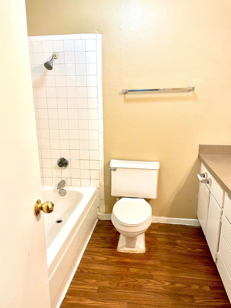 Slaton Apartment: 1355 Woodrow Road
