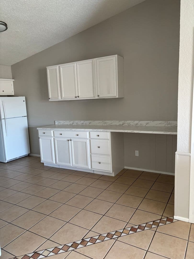 Lubbock Apartment: 2310 70th Street