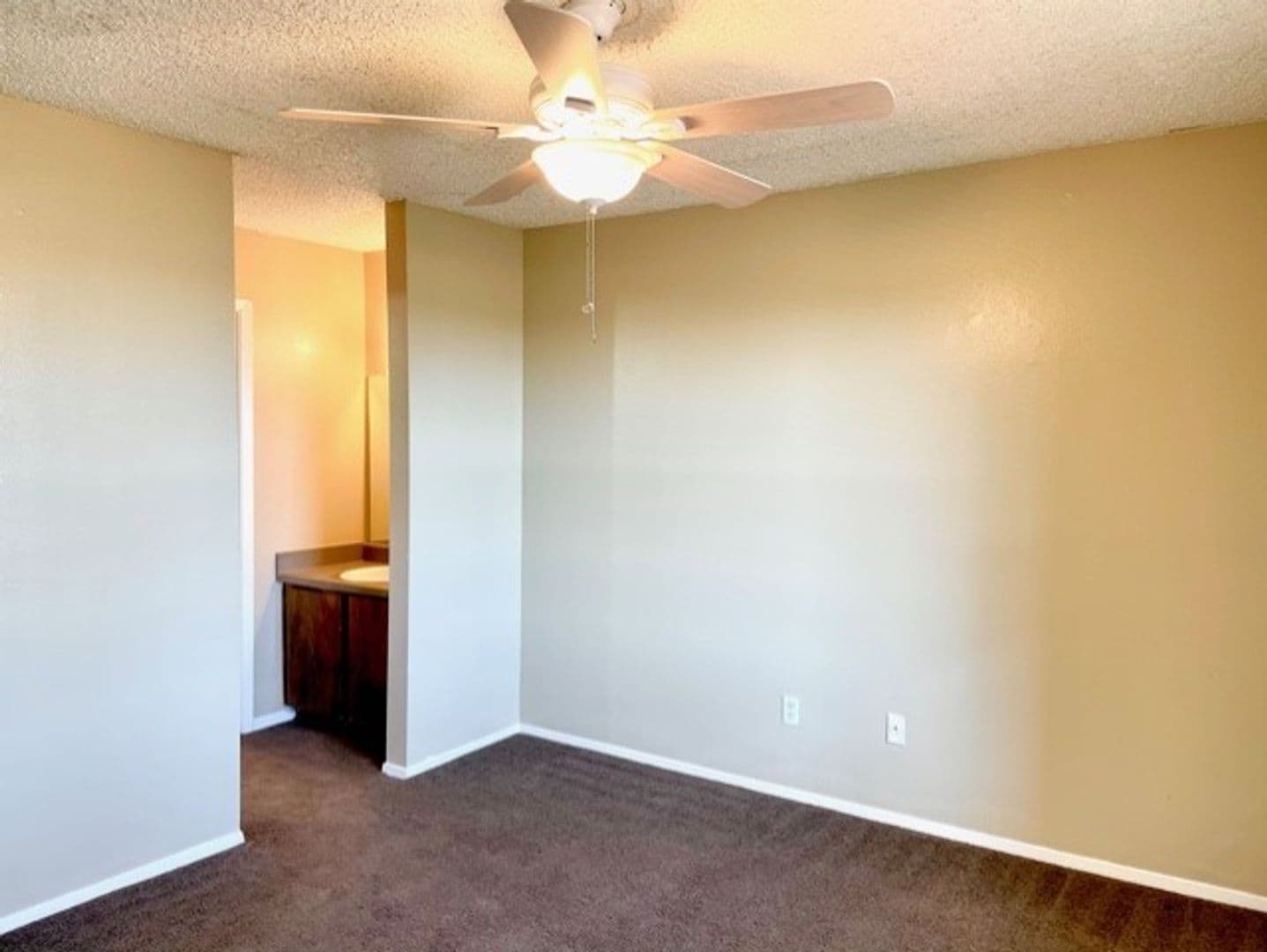 Slaton Apartment: 1355 Woodrow Road