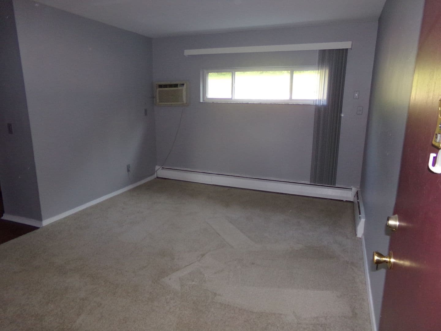 Milford Apartment: 904 Mohawk Trail