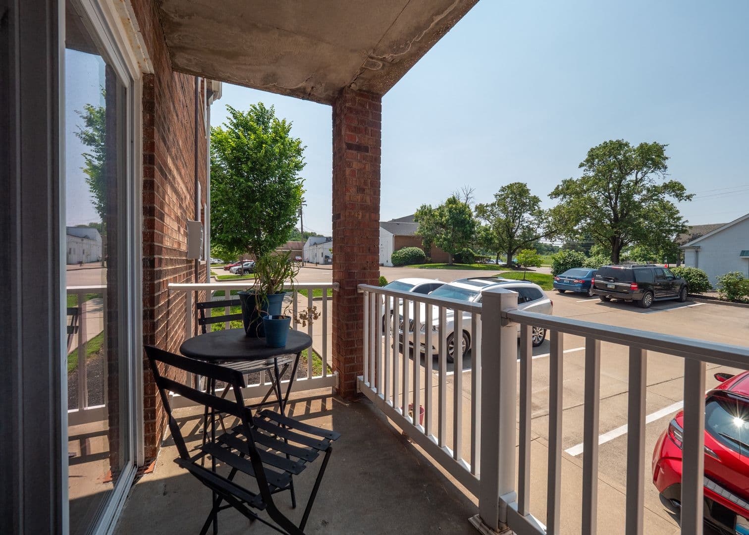 Burlington Apartment: 2600 Peoples Ct Ste 7