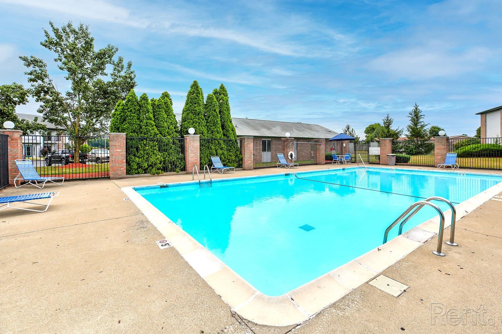 Seymour Apartment: 2511 Bent Tree Lane