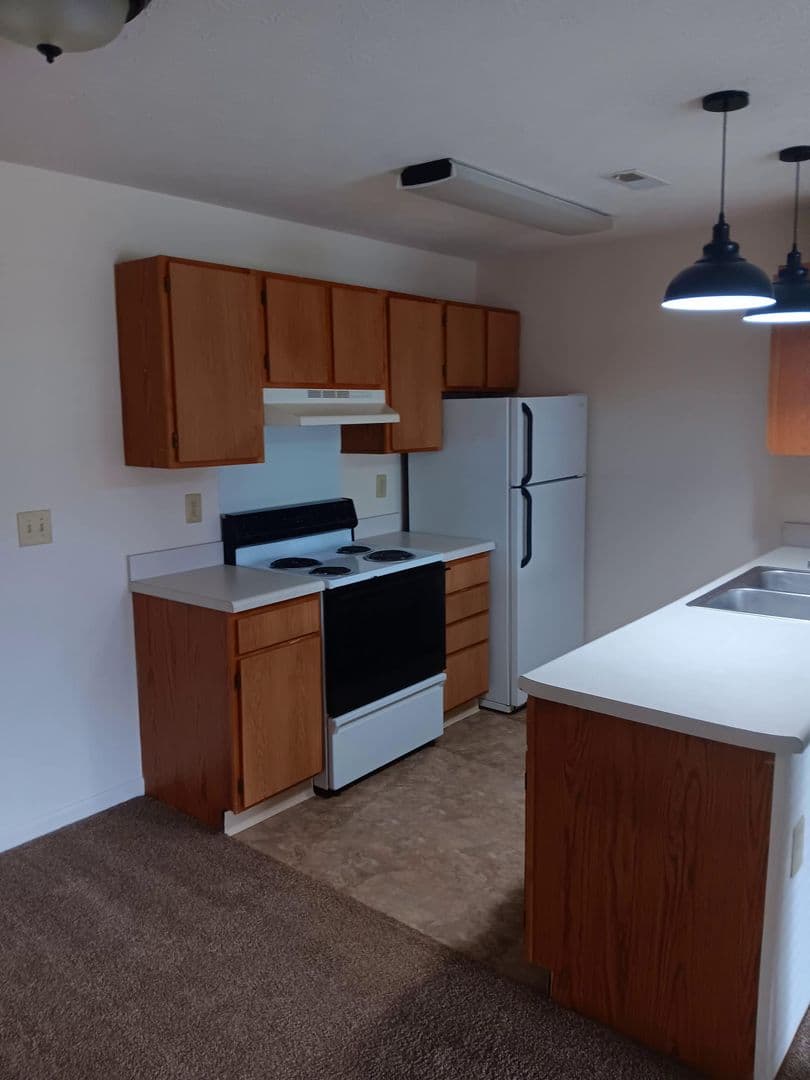 Seymour Apartment: 2547 Bent Tree Lane