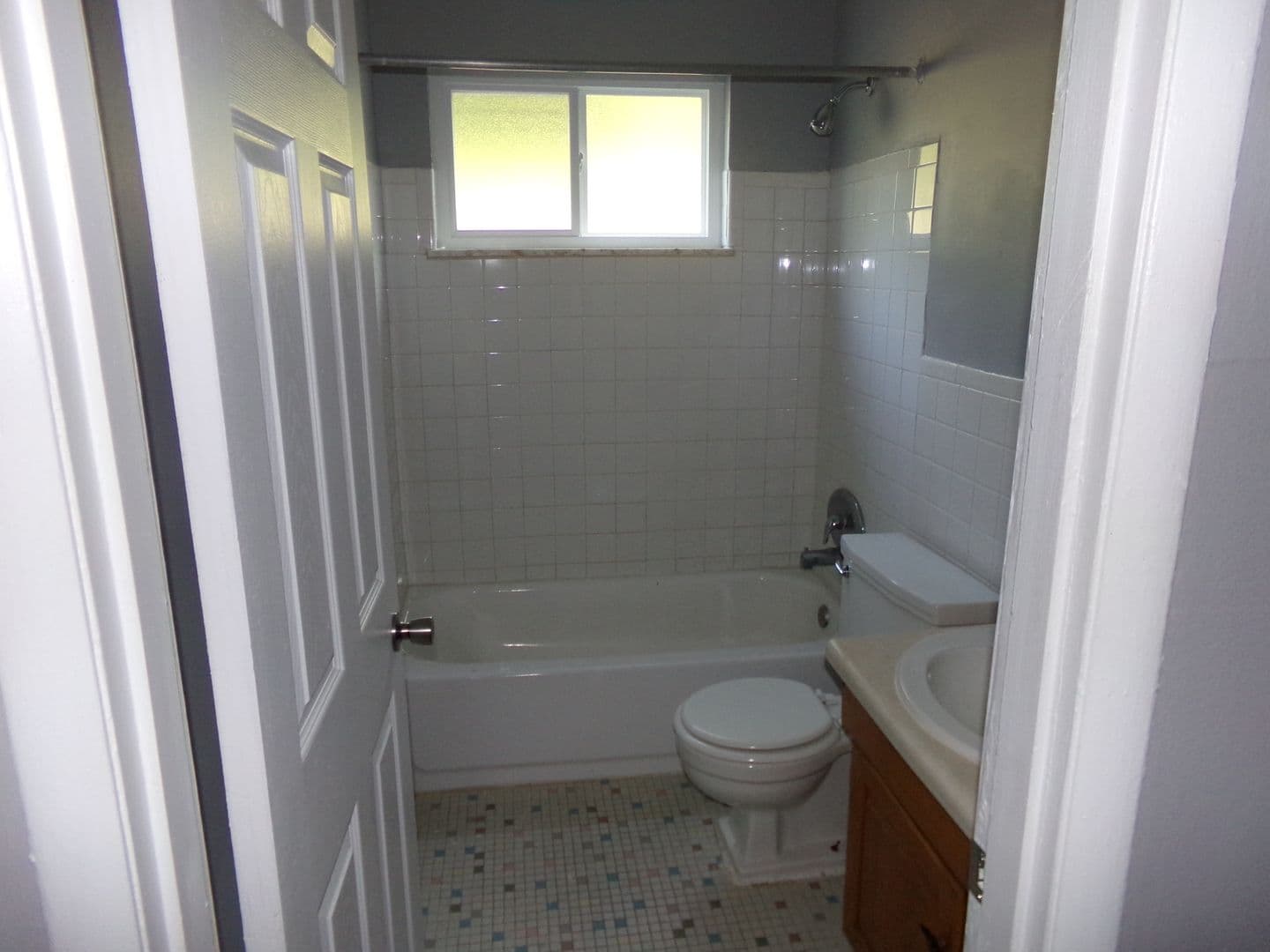 Milford Apartment: 904 Mohawk Trail