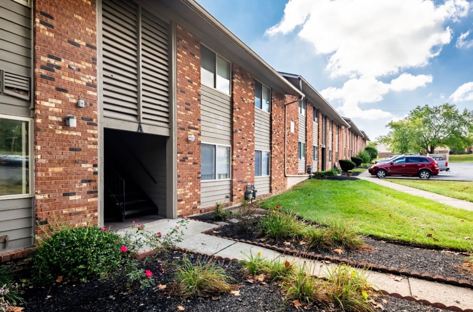 Hamilton Apartment: 135 Timber Hill Dr A1