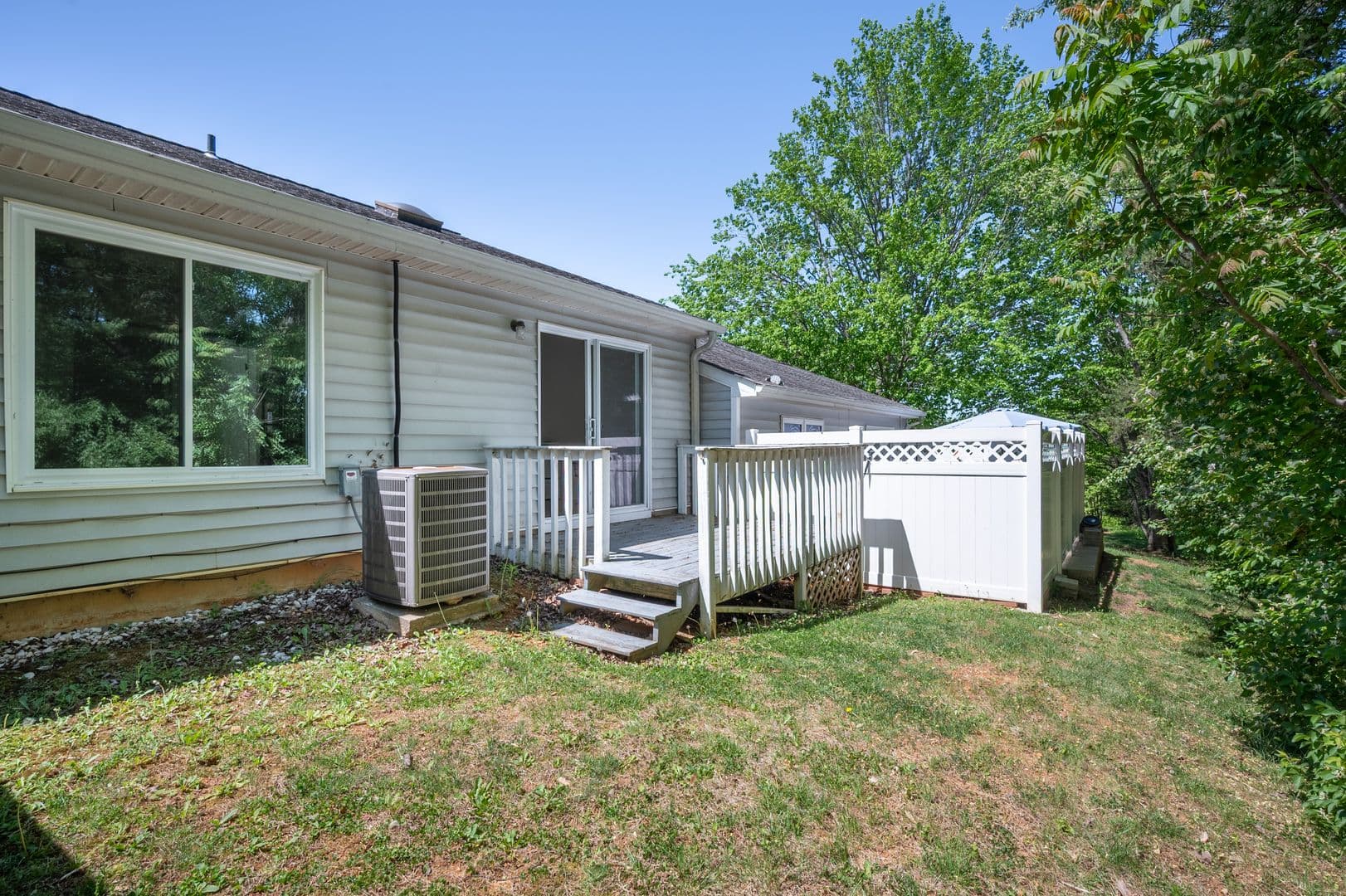 Cloverdale Townhome: 373 Tinkerview Rd
