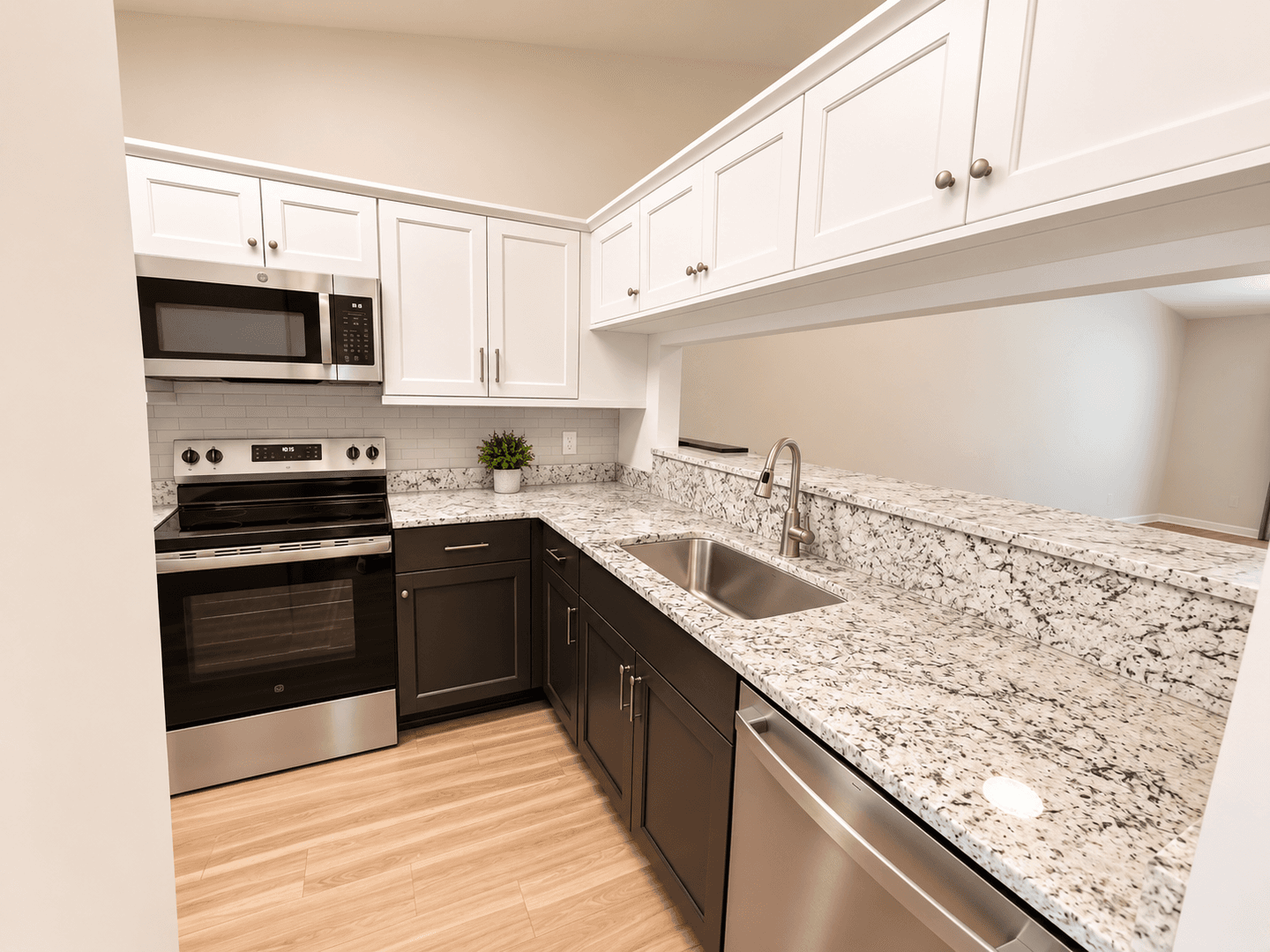 Cloverdale Townhome: 373 Tinkerview Rd