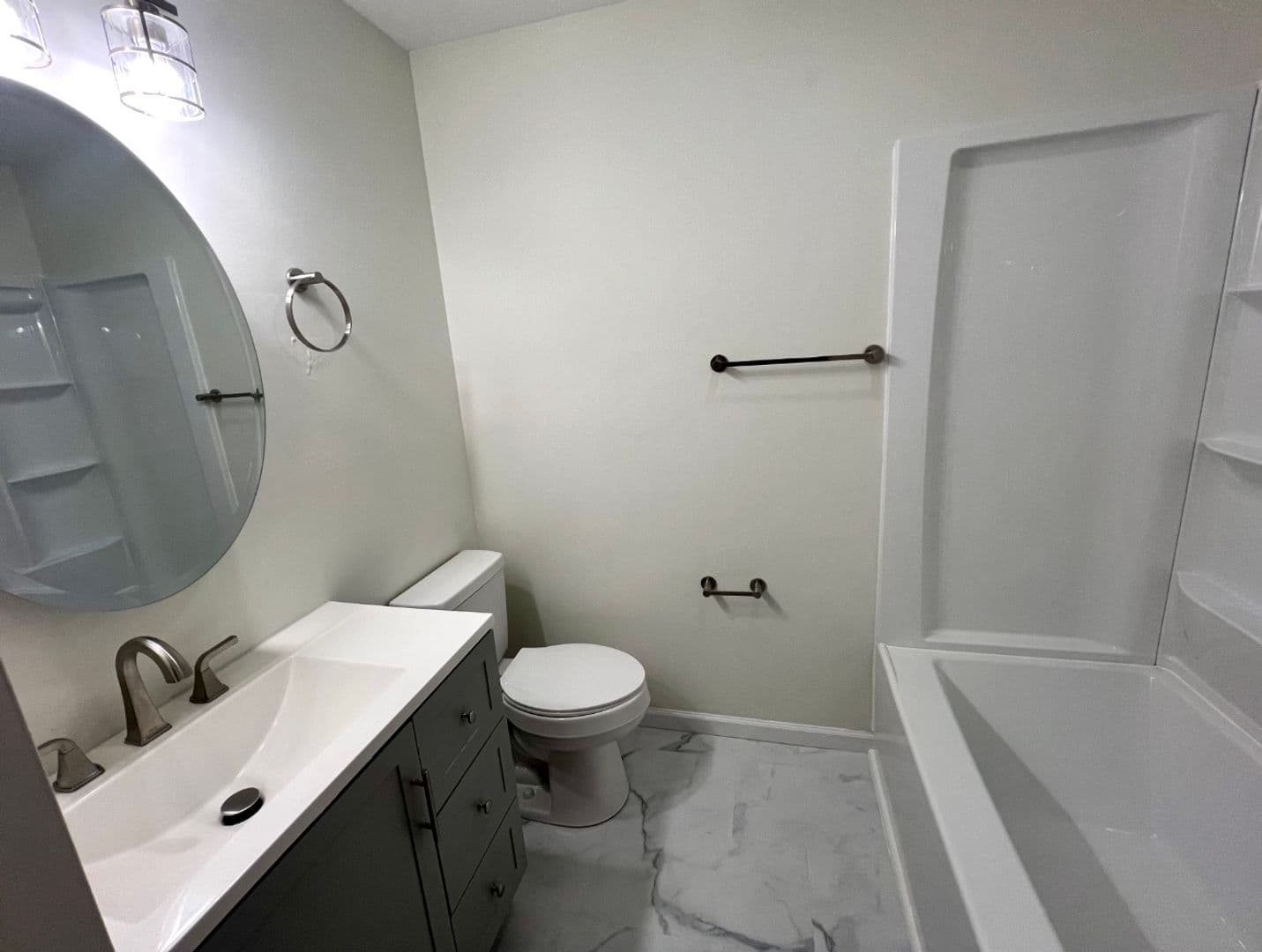 Roanoke Apartment: 201 Mountain Ave SW