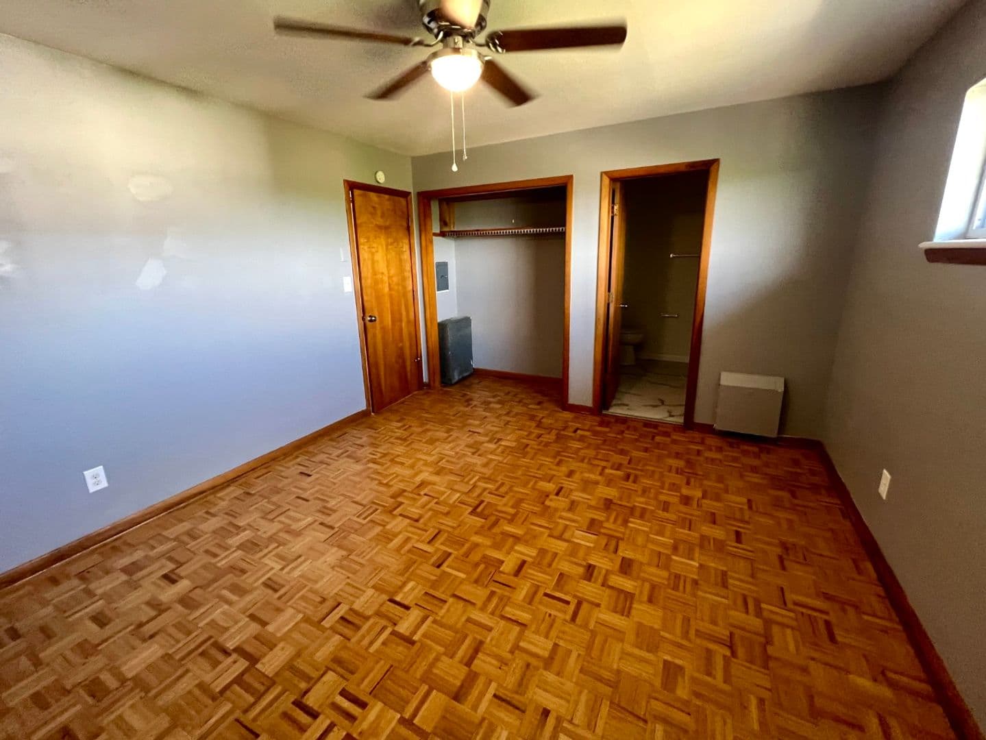 Roanoke Apartment: 201 Mountain Ave SW