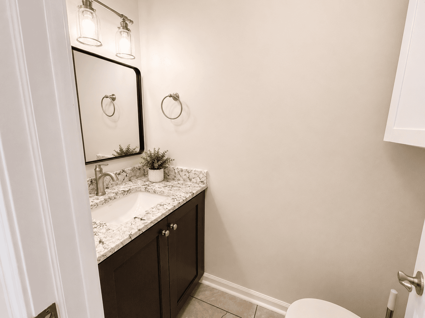 Cloverdale Townhome: 373 Tinkerview Rd