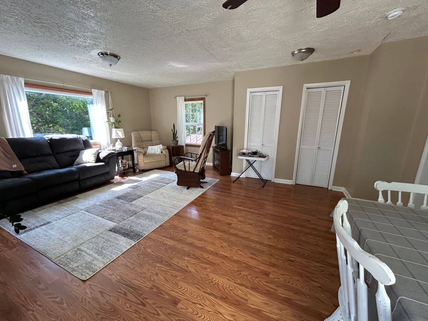 Pembroke House: 156 Thomas Hill Rd
