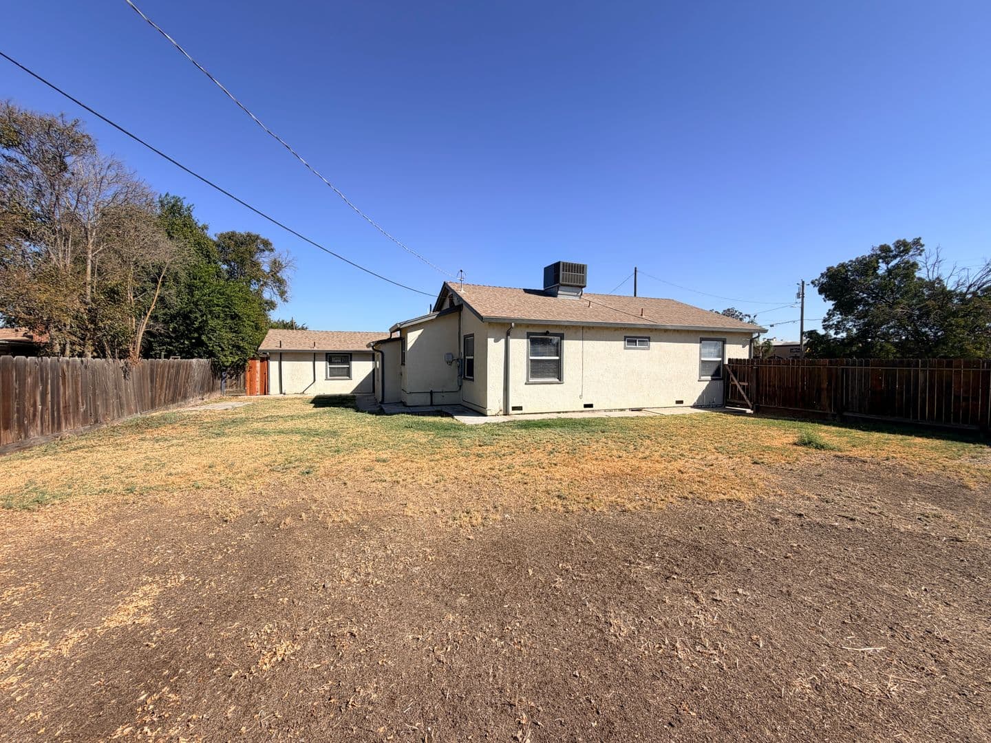 Dos Palos House: 2702 Blossom Street