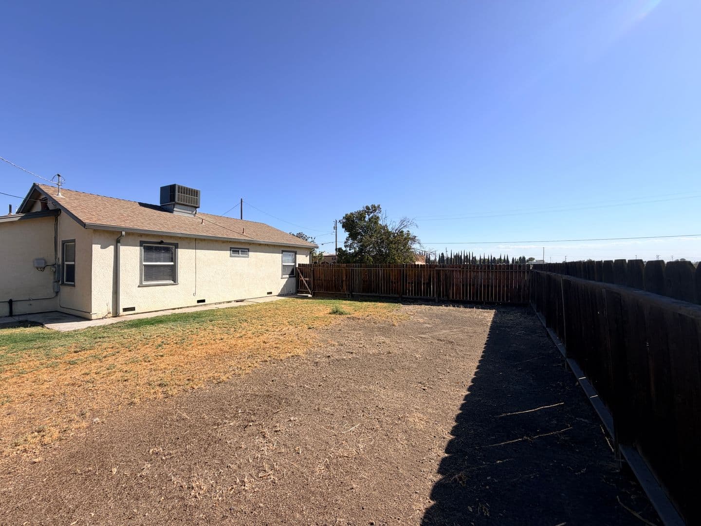 Dos Palos House: 2702 Blossom Street