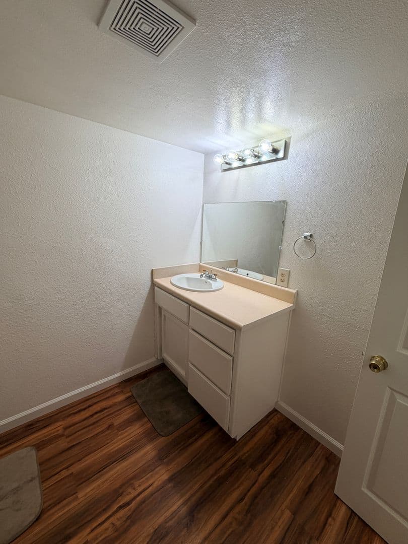 Dos Palos House: 2702 Blossom Street