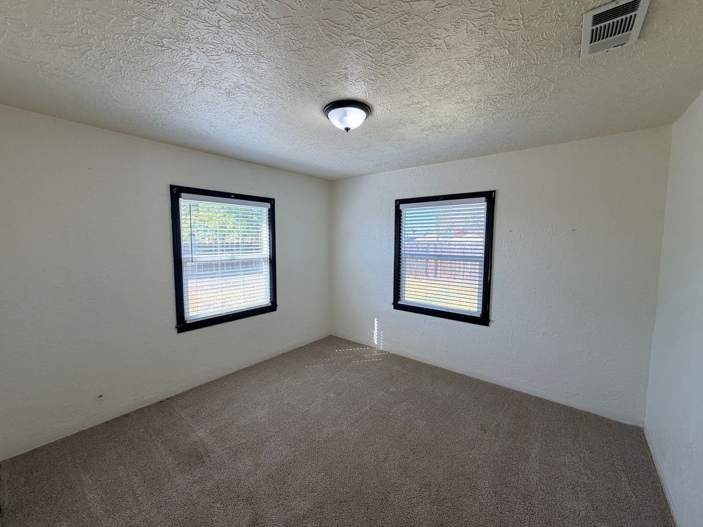 Dos Palos House: 2702 Blossom Street