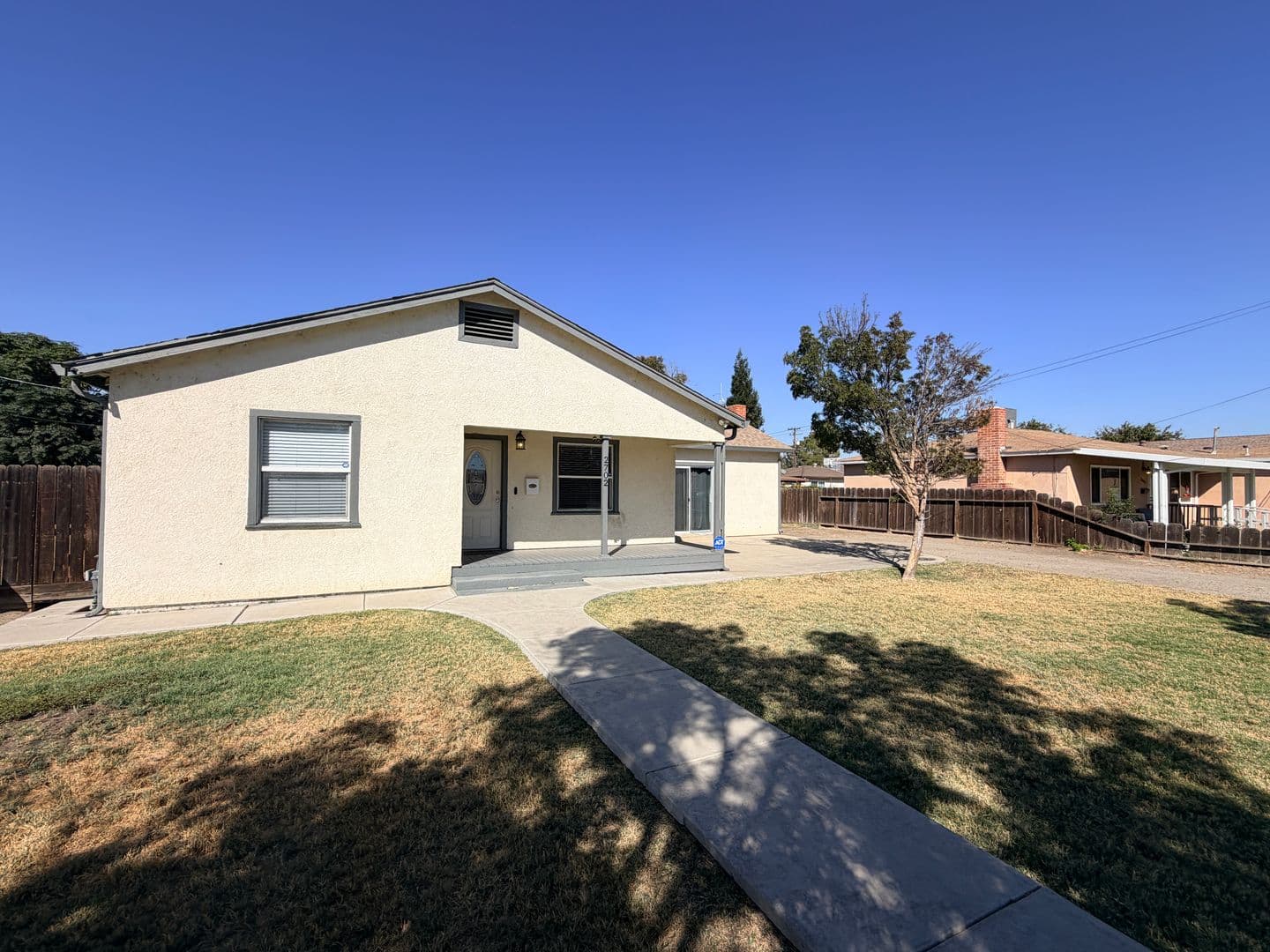 Dos Palos House: 2702 Blossom Street