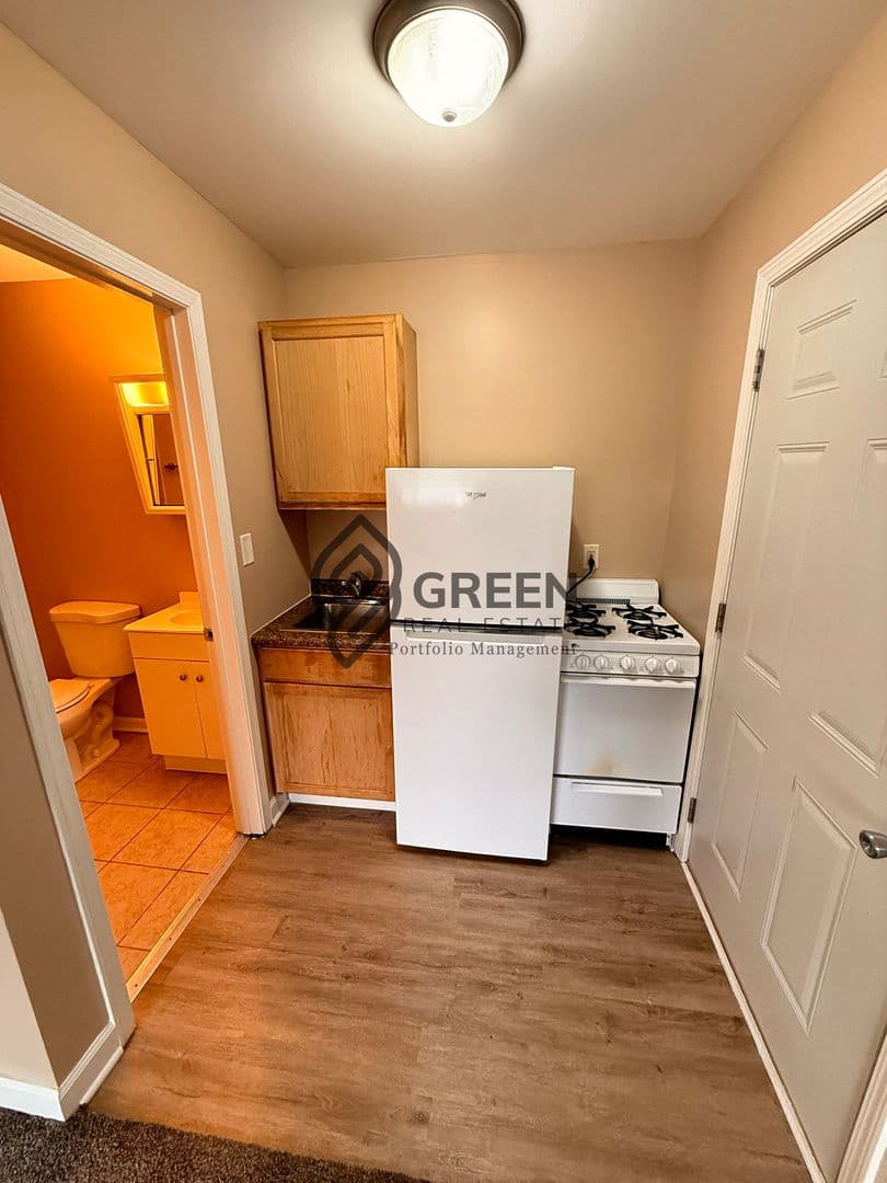 Kankakee Apartment: 240 Tedmark Ct.