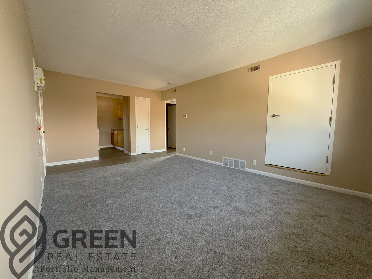 Kankakee Apartment: 2779 Cooper Dr.