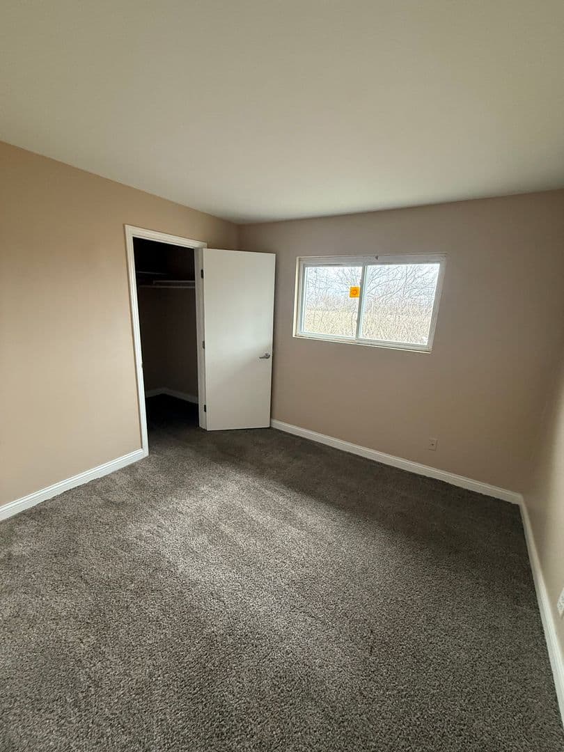 Kankakee Apartment: 210 Tedmark Ct.