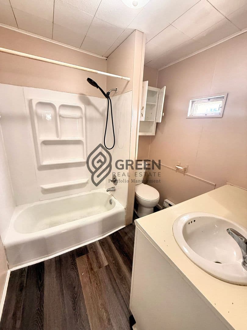 Kankakee Apartment: 360-366 S Washington Ave