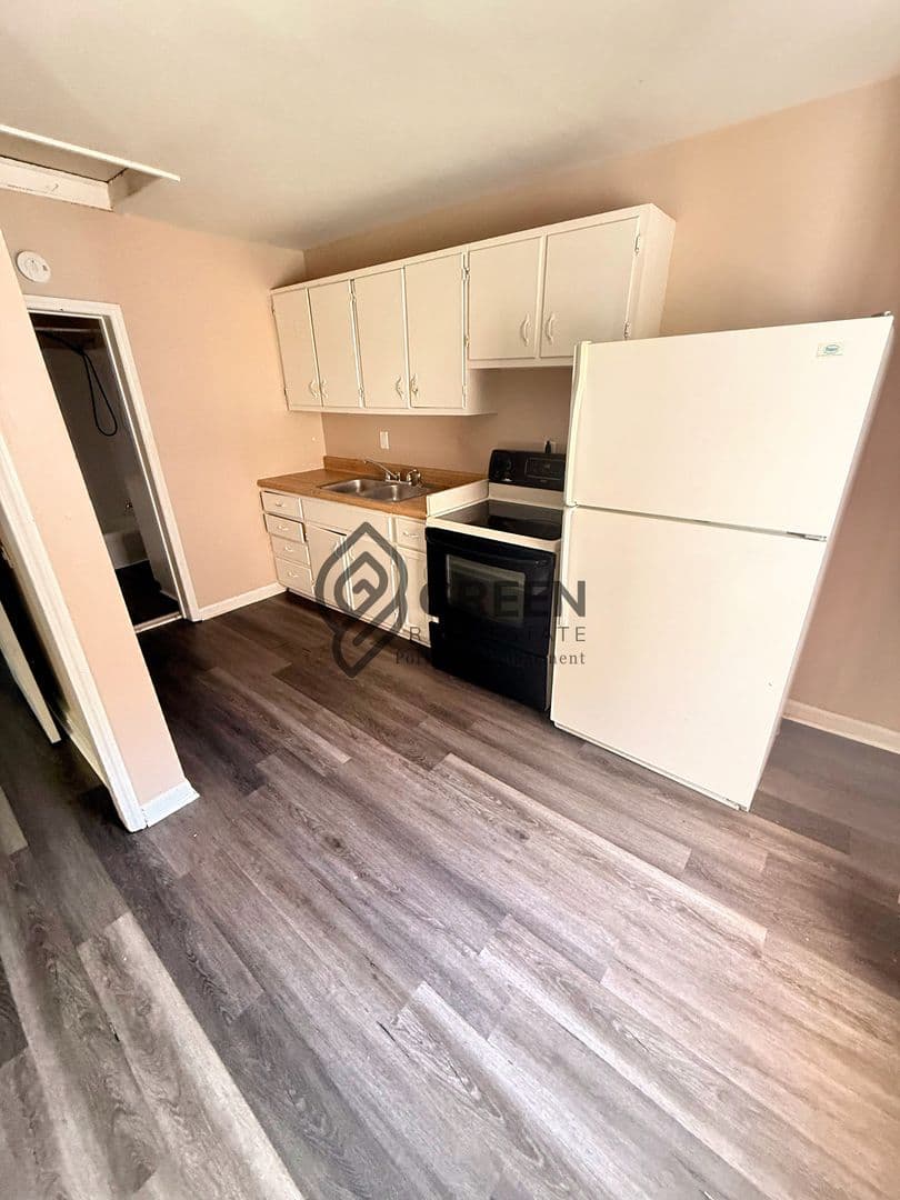 Kankakee Apartment: 360-366 S Washington Ave