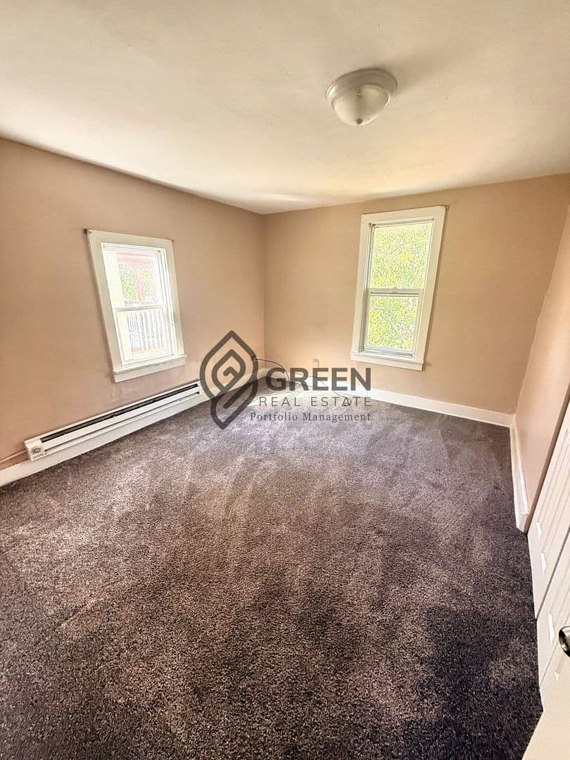 Kankakee Apartment: 360-366 S Washington Ave