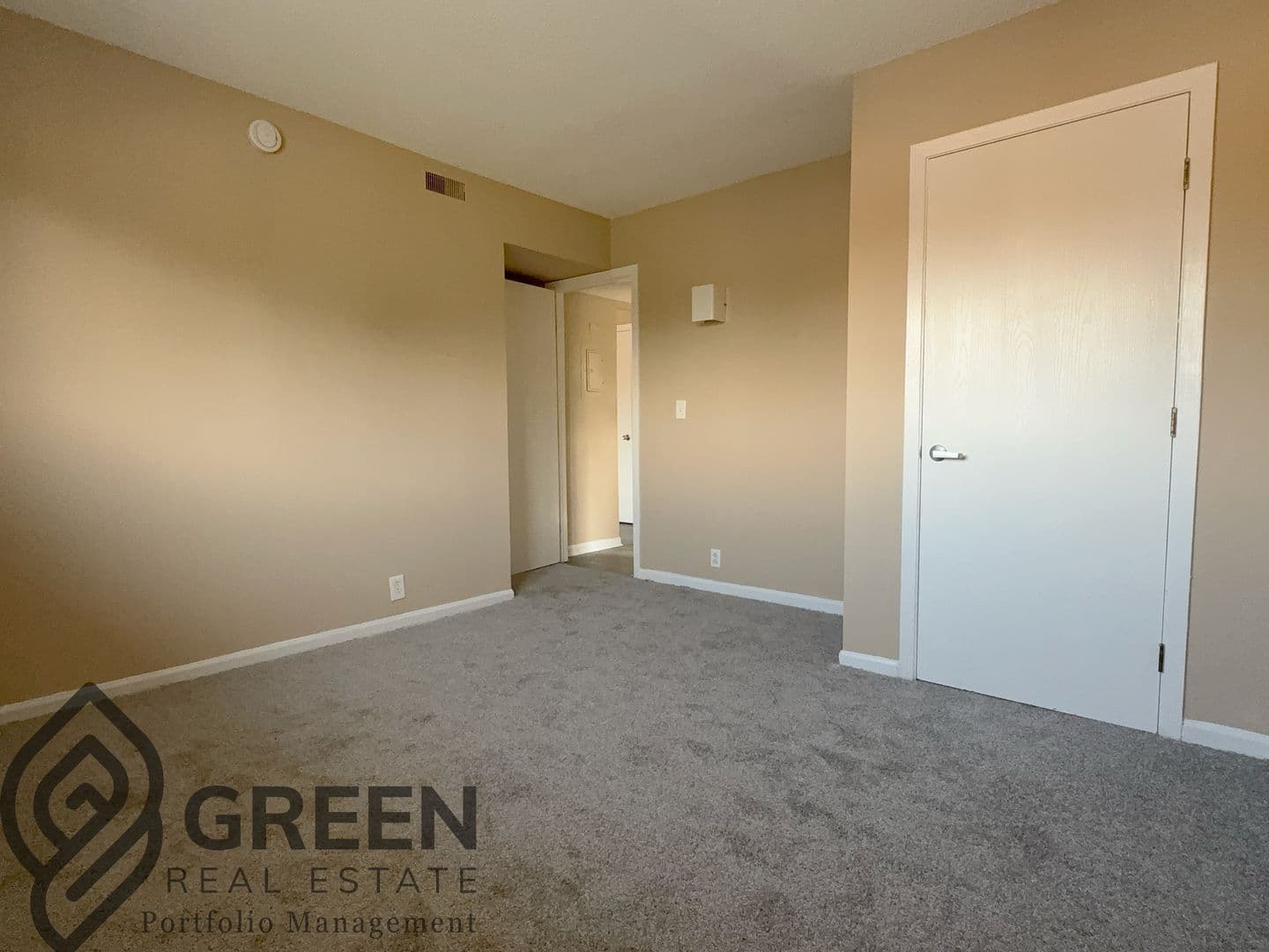 Kankakee Apartment: 2779 Cooper Dr.