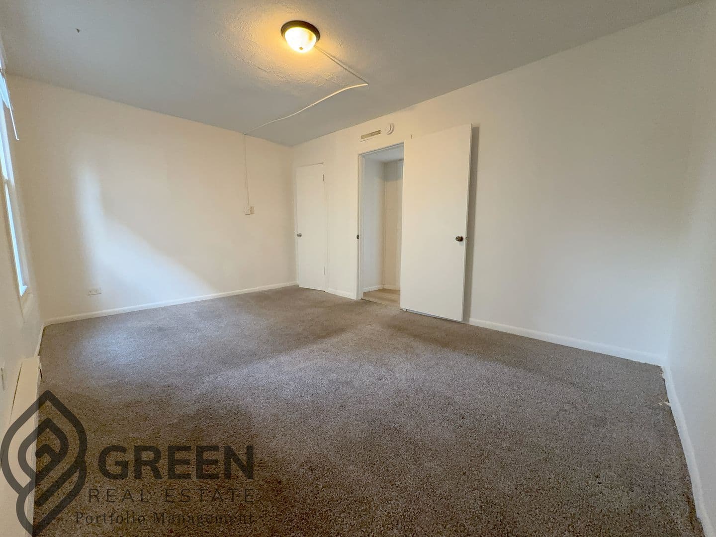 Kankakee Apartment: 592 N Dearborn Ave