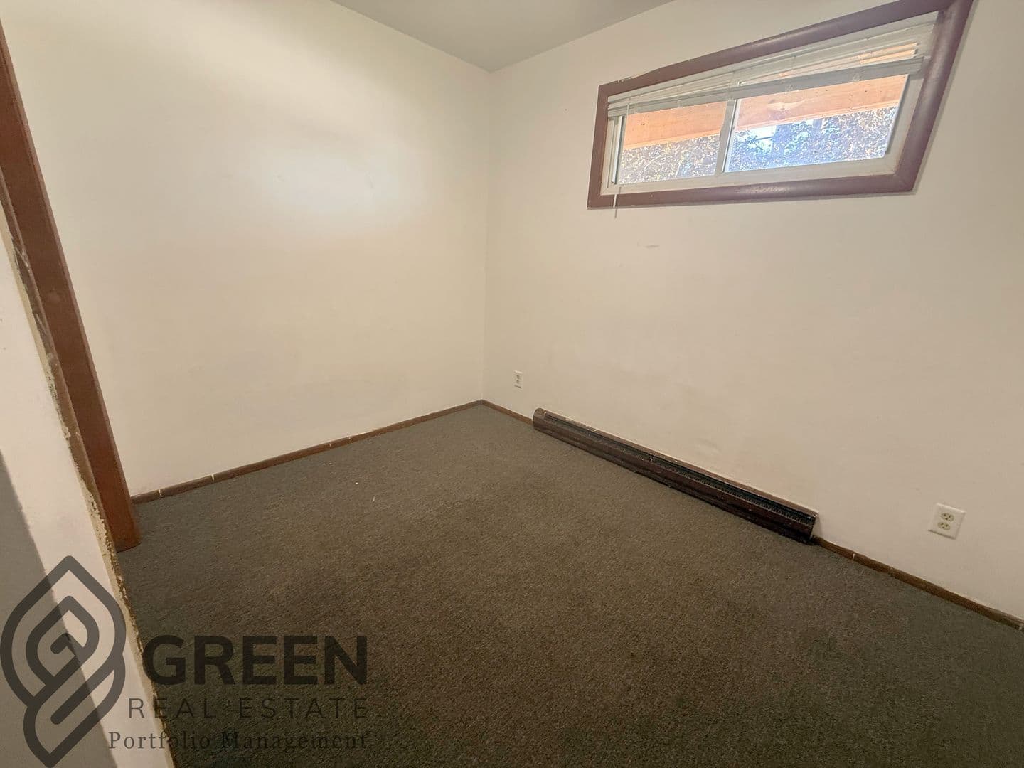 kankakee Apartment: 675 North Entrance Avenue