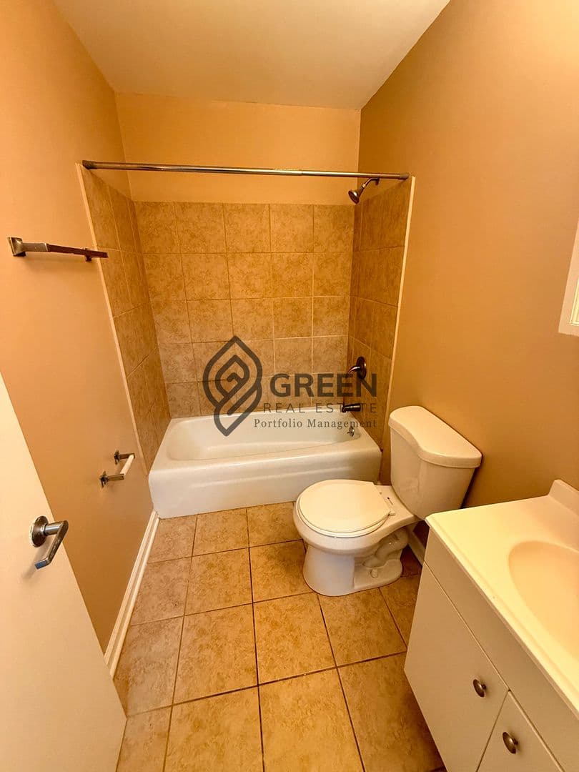 Kankakee Apartment: 240 Tedmark Ct.
